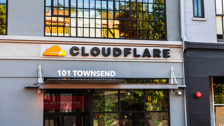 Cloudflare Down: Analisis Insiden November 2025