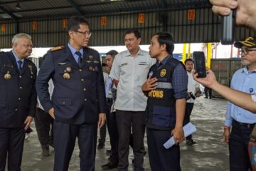 Purbaya Sikat Importir Thrifting