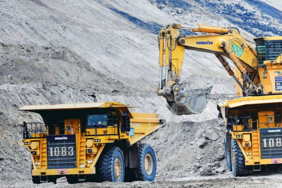 UNTR dan ASII Hampir ARB